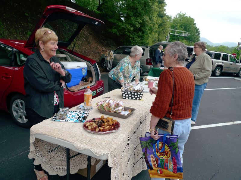 Tryon Farmers Market abuzz with activity The Tryon Daily Bulletin The Tryon Daily Bulletin