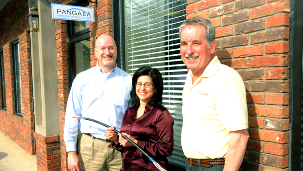 Ron Walters, Carolyn Whitehead and Stu Davidson of PANGAEA want more people to know about the company and the benefits fiber-optic Internet can provide. (photo by Kirk Gollwitzer)